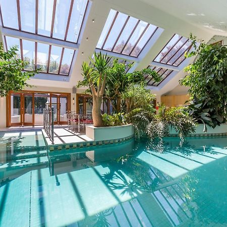 Bond Estate Luxury Accommodation Christchurch Eksteriør billede
