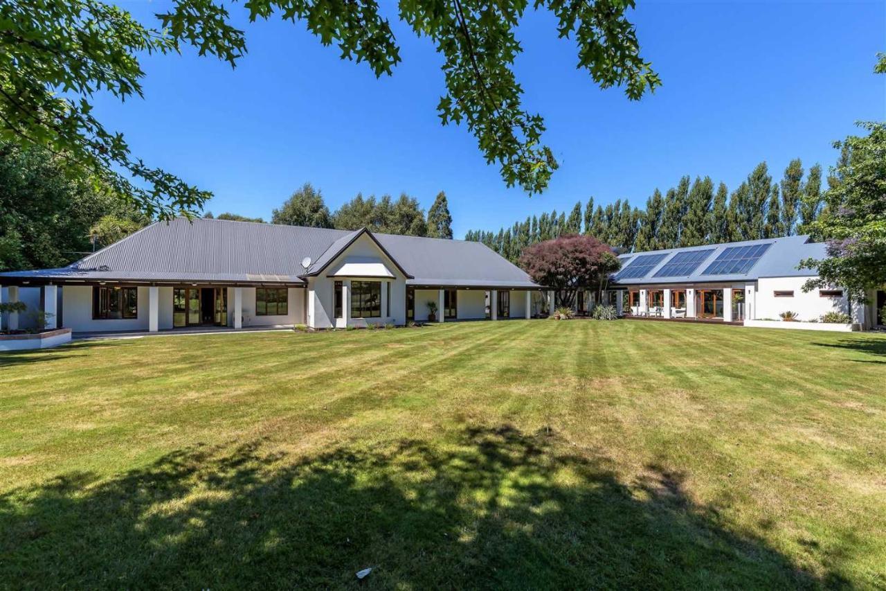 Bond Estate Luxury Accommodation Christchurch Eksteriør billede